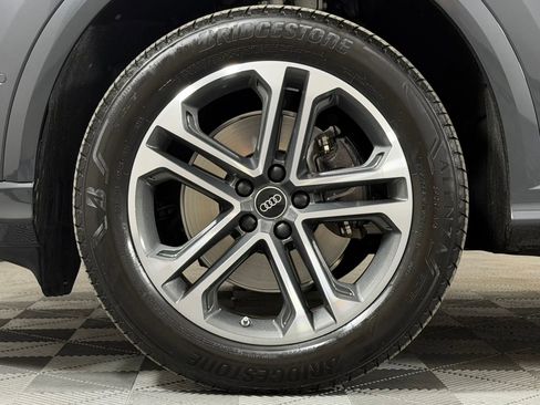 Used 2025 Audi Q5 Premium w/ Convenience Package image 12