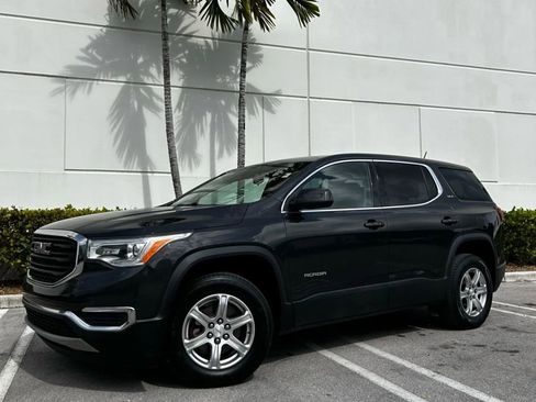 Used 2019 GMC Acadia SLE image 1
