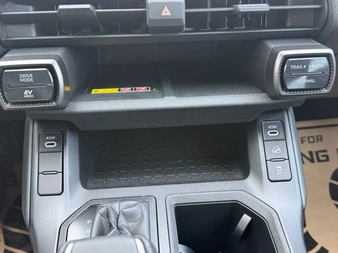 Used 2026 Toyota RAV4 XLE Premium AWD/4WD image 28