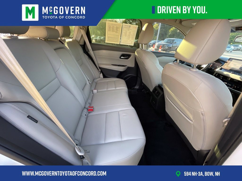 Used 2024 Nissan Rogue SL AWD/4WD image 28