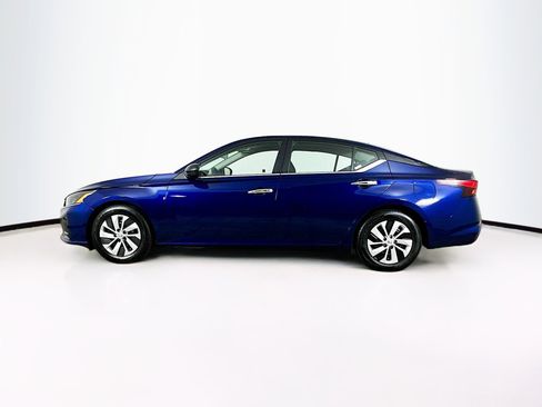 Used 2024 Nissan Altima 2.5 S image 4