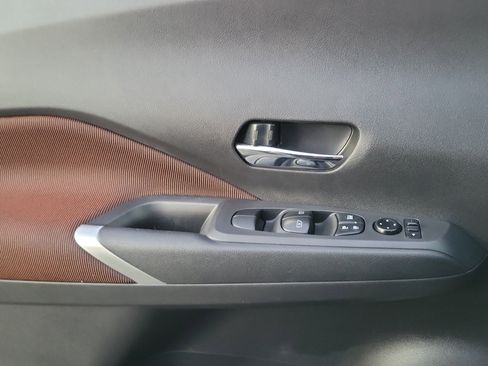 Used 2023 Nissan Kicks SR image 14