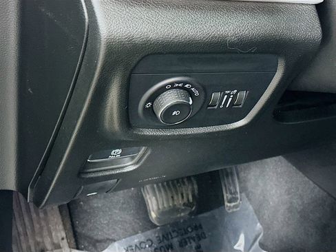 Certified 2024 Jeep Grand Cherokee L Limited w/ Luxury Tech Group II image 18