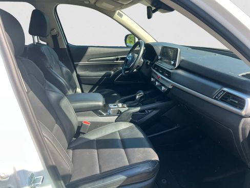 Used 2020 Kia Telluride LX AWD/4WD image 16