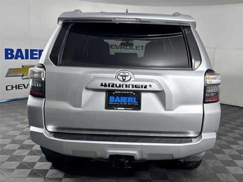 Used 2016 Toyota 4Runner SR5 Premium AWD/4WD image 4