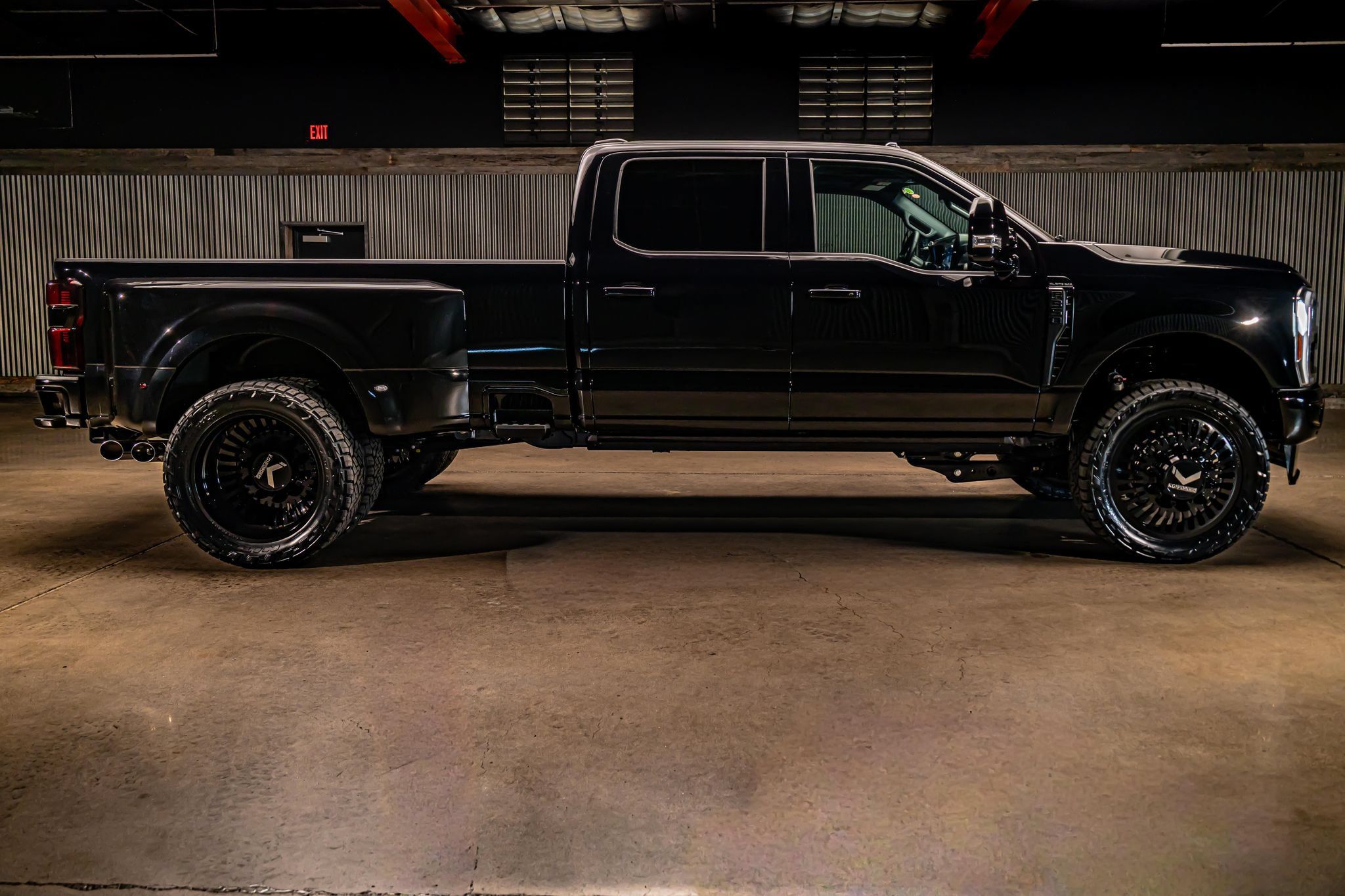 Used 2026 Ford F350 Platinum AWD/4WD image 11