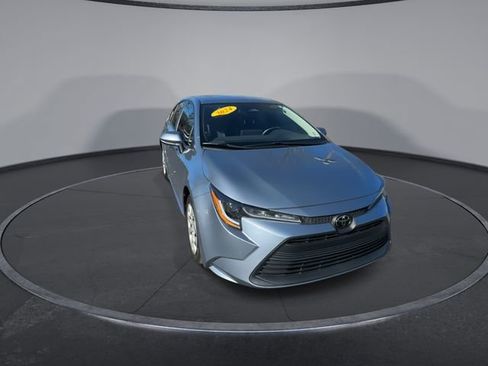 Used 2024 Toyota Corolla LE image 5