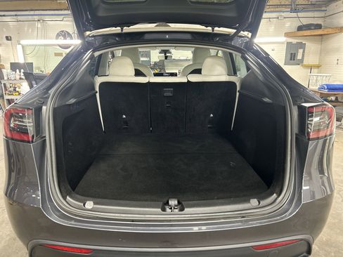 Used 2023 Tesla Model Y Long Range image 25