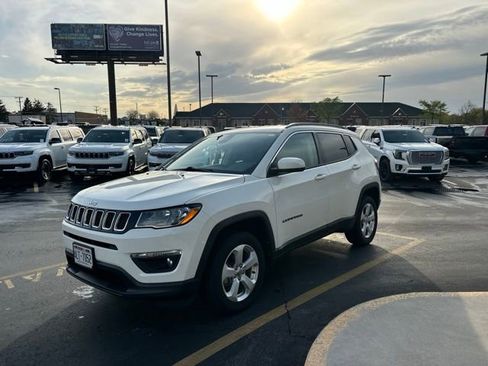 Used 2021 Jeep Compass Latitude w/ Convenience Group AWD/4WD image 3