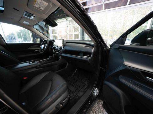 Used 2024 Toyota Grand Highlander XLE image 26