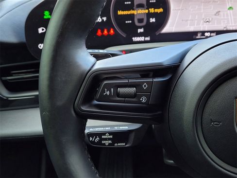 Used 2021 Porsche Taycan image 23