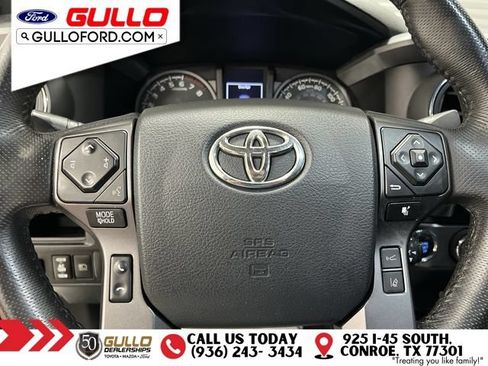 Used 2018 Toyota Tacoma TRD Off-Road w/ Technology Package AWD/4WD image 23