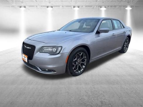 Used 2016 Chrysler 300 S w/ 300S Premium Group image 2