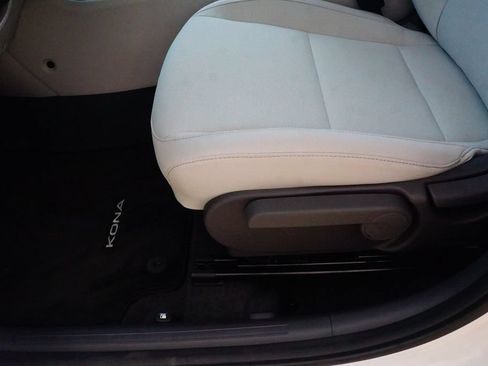 New 2027 Hyundai Kona SE FWD image 16