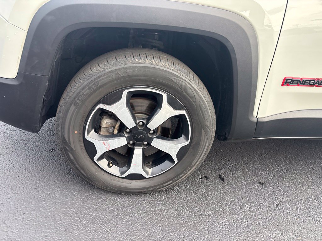 Used 2019 Jeep Renegade Trailhawk AWD/4WD image 9