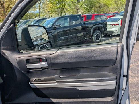 Used 2019 Toyota Tundra SR5 AWD/4WD image 18