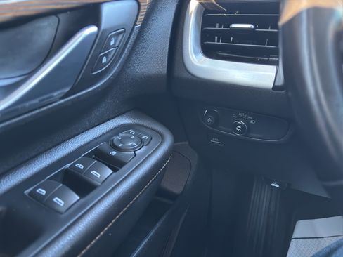 Used 2020 GMC Terrain SLE w/ Driver Convenience Package image 26