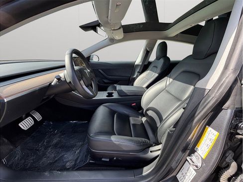 Used 2020 Tesla Model 3 Performance image 2