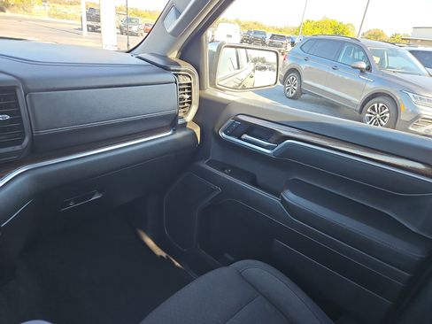 Used 2025 Chevrolet Silverado 1500 LT image 10