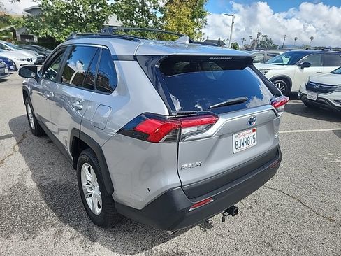 Used 2019 Toyota RAV4 XLE image 3