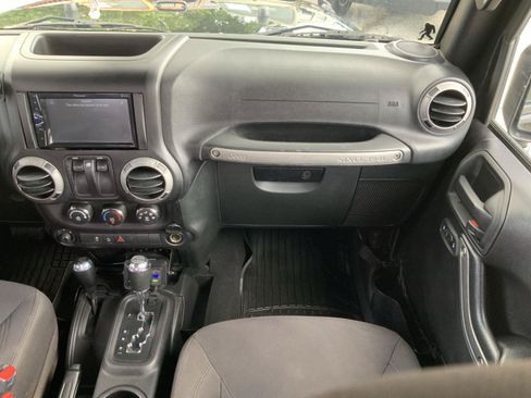 Used 2015 Jeep Wrangler Sport w/ Quick Order Package 24S AWD/4WD image 37