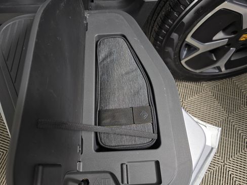 Used 2022 Rivian R1T Adventure image 32