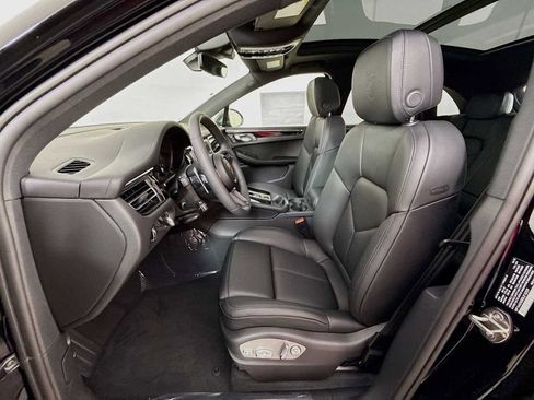 New 2025 Porsche Macan AWD/4WD image 5