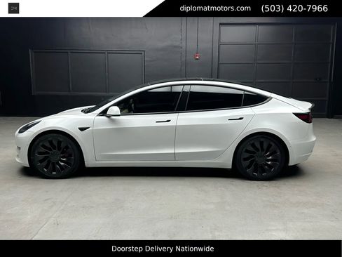 Used 2021 Tesla Model 3 Performance image 3