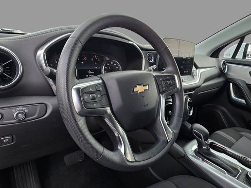 Used 2025 Chevrolet Blazer LT FWD image 12