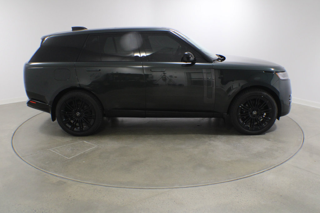 Certified 2025 Land Rover Range Rover SE AWD/4WD image 6