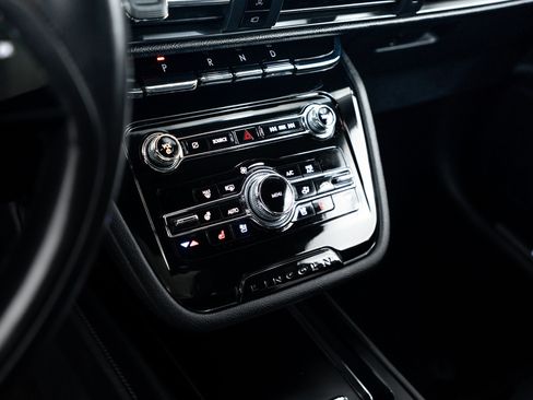 Used 2022 Lincoln Corsair Reserve w/ Equipment Group 201A image 12