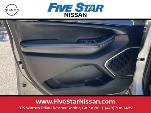 Used 2022 Jeep Grand Cherokee Altitude AWD/4WD image 17