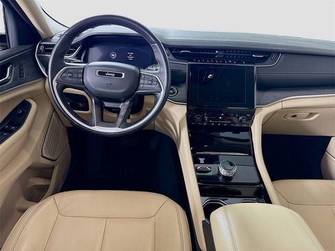 Used 2022 Jeep Grand Cherokee Limited w/ Trailer Tow Prep Group (B) image 2