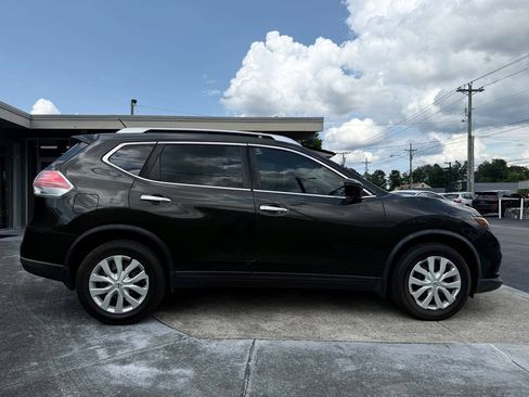 Used 2016 Nissan Rogue S w/ Appearance Package FWD image 5