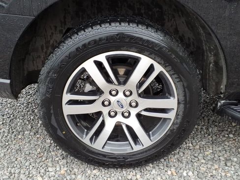 Used 2024 Ford Expedition Limited AWD/4WD image 16