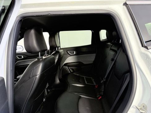 Used 2024 Jeep Compass Latitude image 22