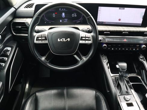 Used 2024 Kia Telluride EX w/ EX Captain's Chair Package FWD image 9