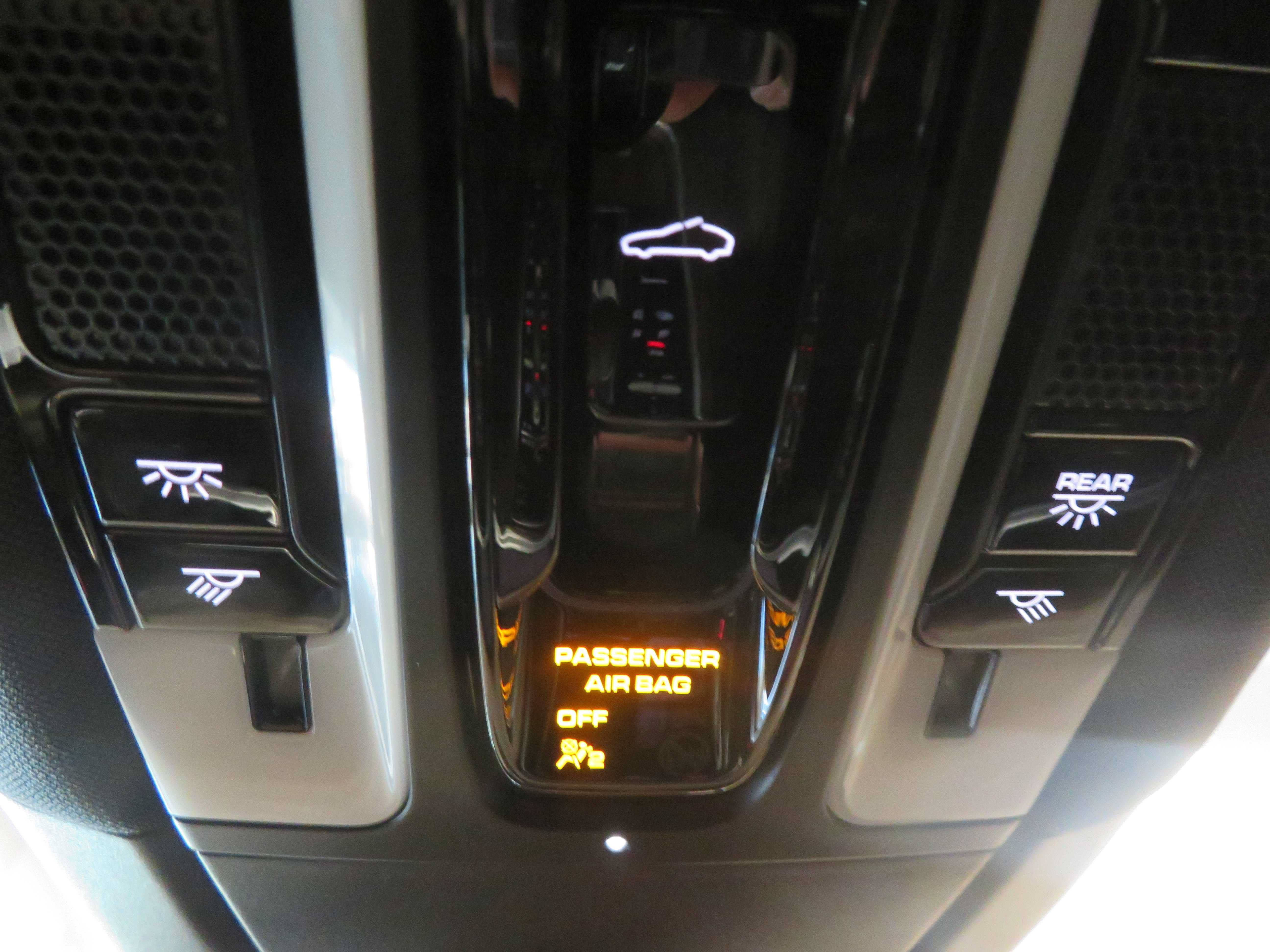 Used 2018 Porsche Panamera 4S AWD/4WD image 48