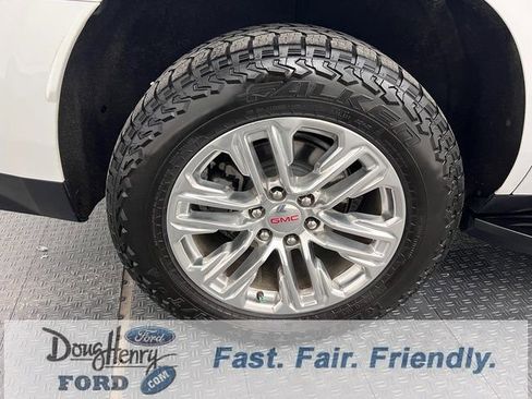 Used 2022 GMC Yukon SLT w/ SLT Premium Package image 15