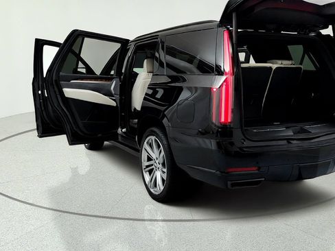 Used 2025 Cadillac Escalade Sport Platinum w/ LPO, Floor Liner Package AWD/4WD image 11
