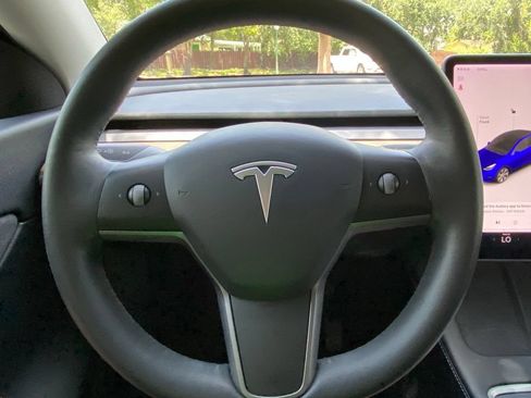 Used 2021 Tesla Model Y Long Range AWD/4WD image 22