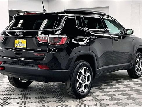 Used 2022 Jeep Compass Trailhawk image 12