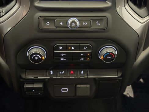 Used 2020 Chevrolet Silverado 1500 Custom Trail Boss w/ Custom Convenience Package AWD/4WD image 17