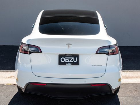 Used 2021 Tesla Model Y Long Range image 26