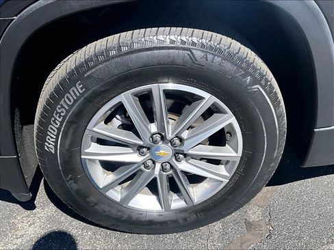 Used 2023 Chevrolet Traverse LT AWD/4WD image 7