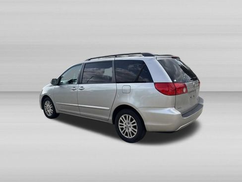 Used 2008 Toyota Sienna XLE FWD image 8