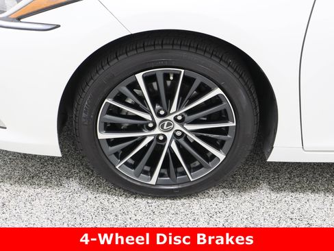 Used 2025 Lexus ES 350 w/ Premium Package image 11