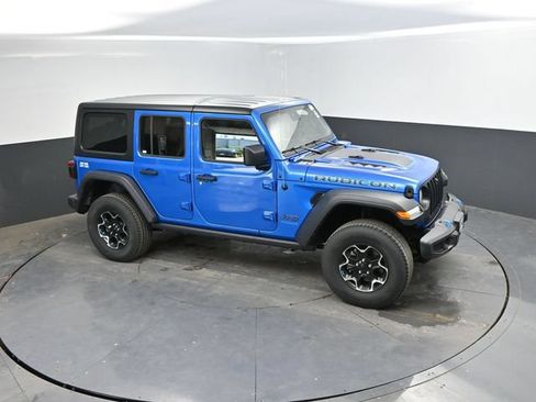 Used 2022 Jeep Wrangler Unlimited Rubicon 4xe w/ Cold Weather Group AWD/4WD image 39