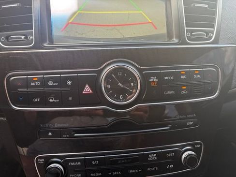 Used 2016 Kia Cadenza Premium FWD image 23
