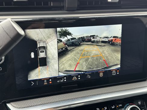 Used 2025 GMC Sierra 2500 Denali AWD/4WD image 17